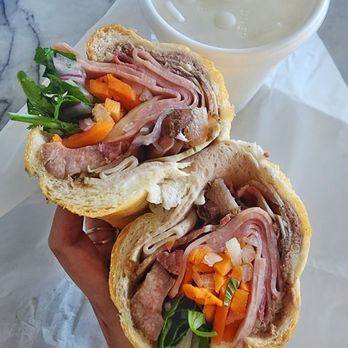 Bánh Mì Thịt Nguội