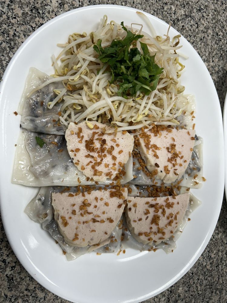 Bánh Cuốn Thịt Nướng