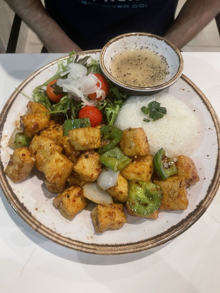 Cơm Đậu Hủ Lúc Lắc