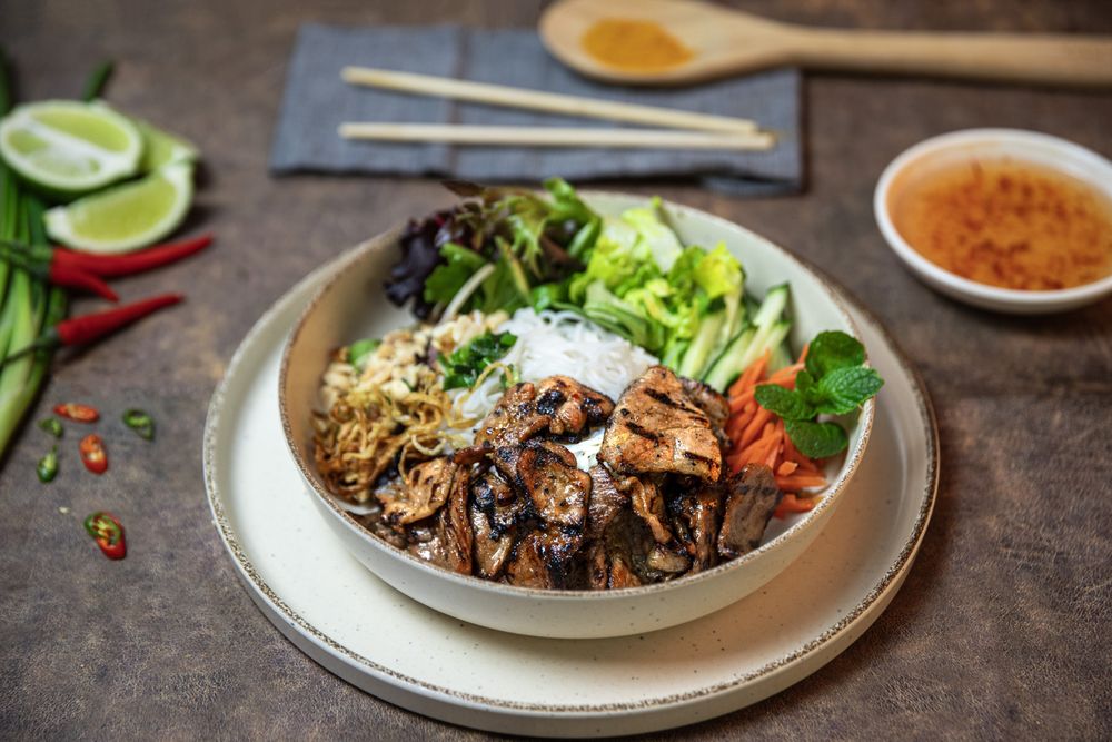 Bún Thịt Nướng/Vermicelli wit Grilled pork