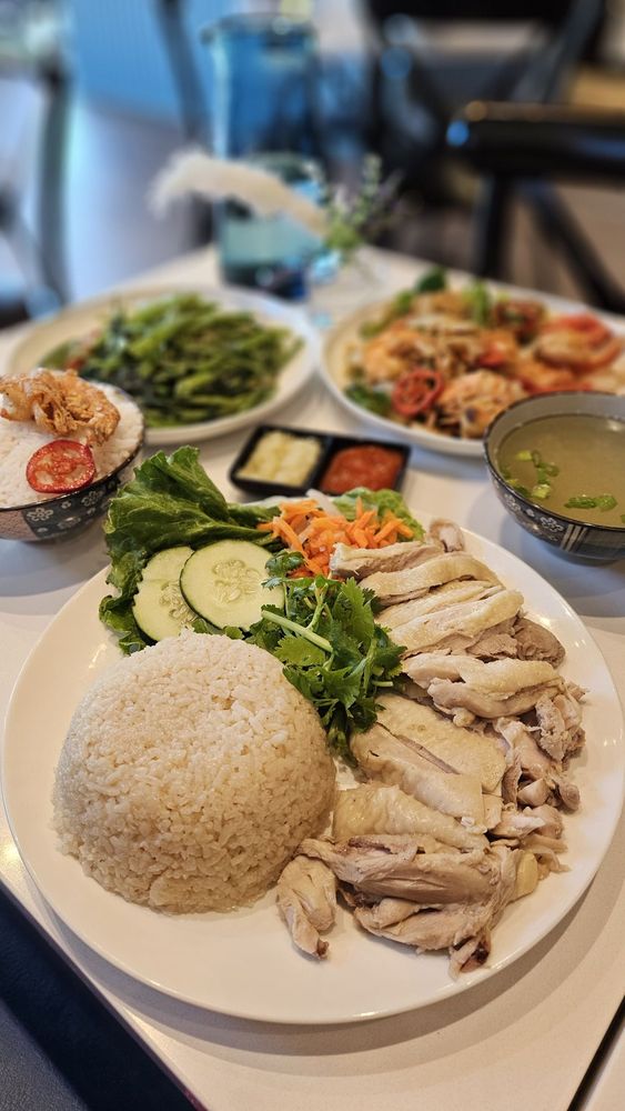 Cơm gà Hải Nam/ Hainan Chicken Rice