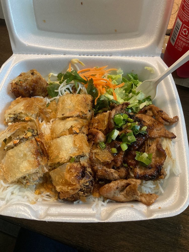 Bún Thịt Nướng Chả 