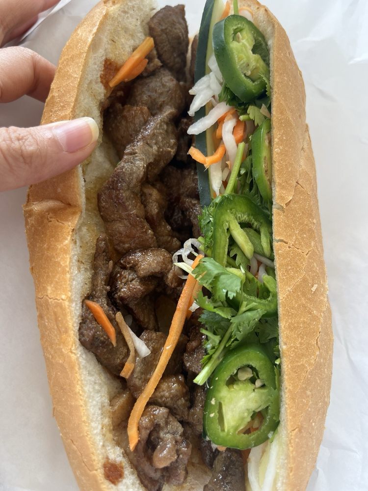 Bánh Mì Thịt Nướng