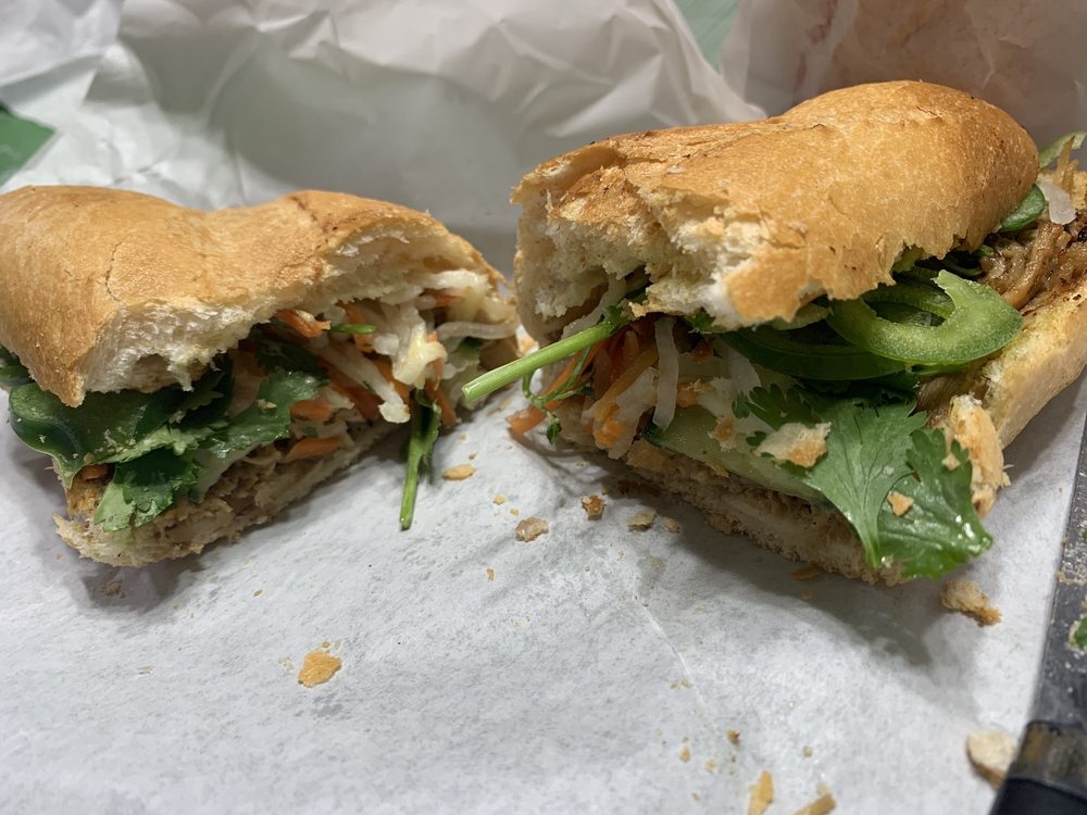 Bánh Mì Gà Nướng