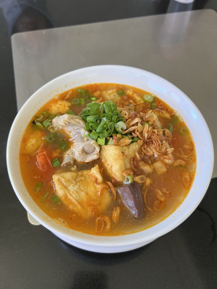 Bún Riêu