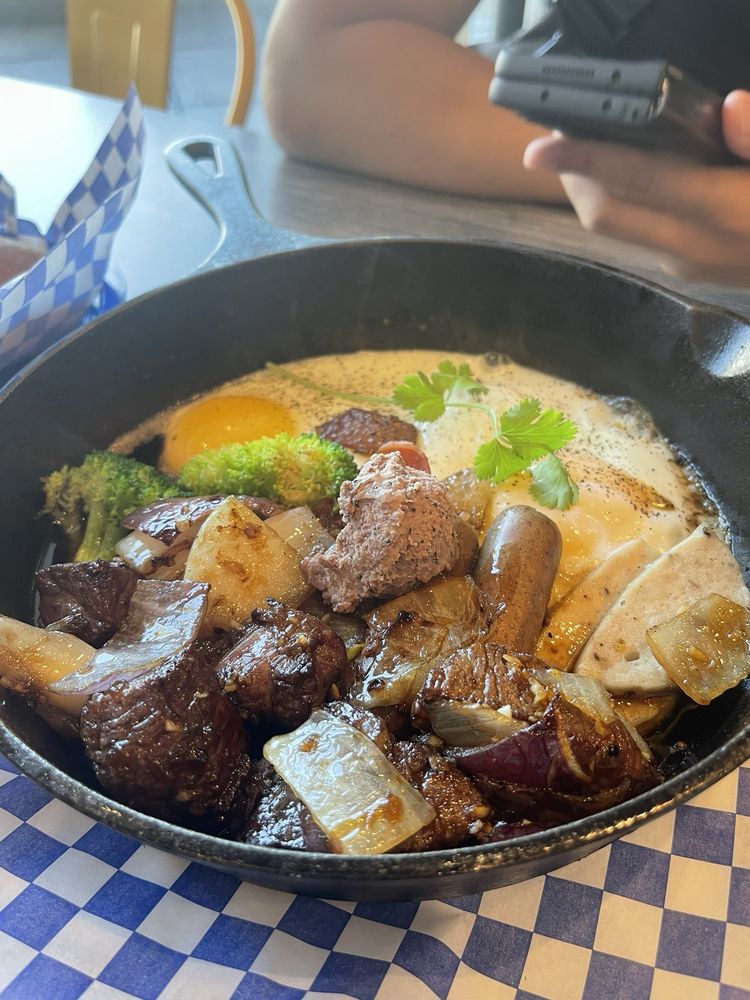 Bánh Mì Chảo Bò Lúc Lắc