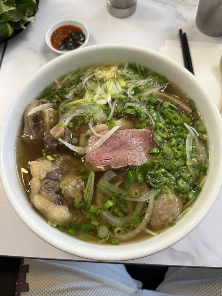 Phở Đuôi Bò Đặc Biệt