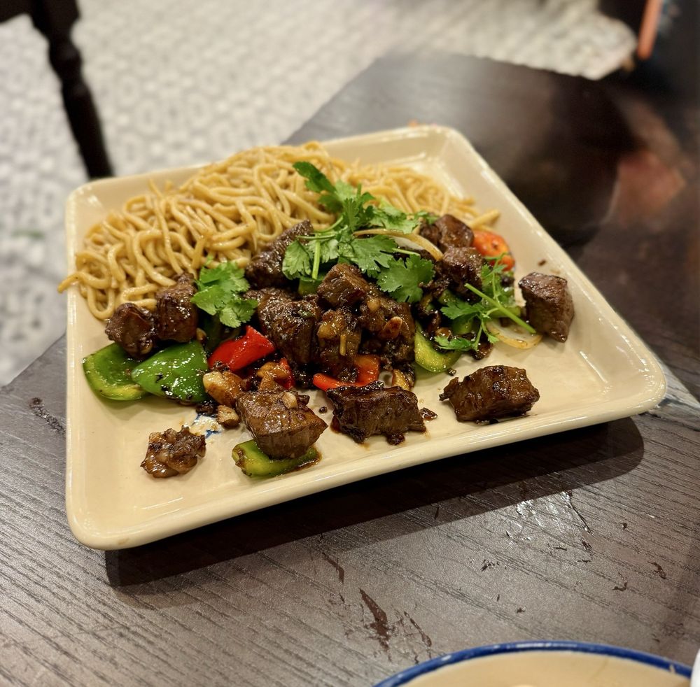 Mì Tỏi Bò Lúc Lắc