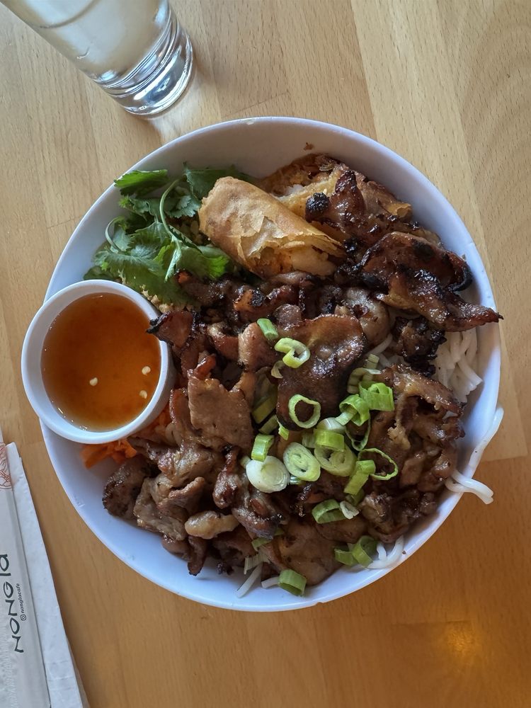 Bún Thịt Nướng Chả 