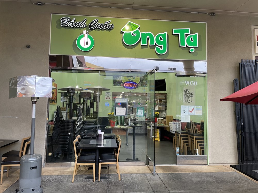 Banh Cuon Bun Moc Ong Ta