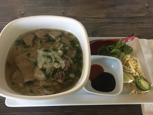 Aduu Bistro Pho & Sushi