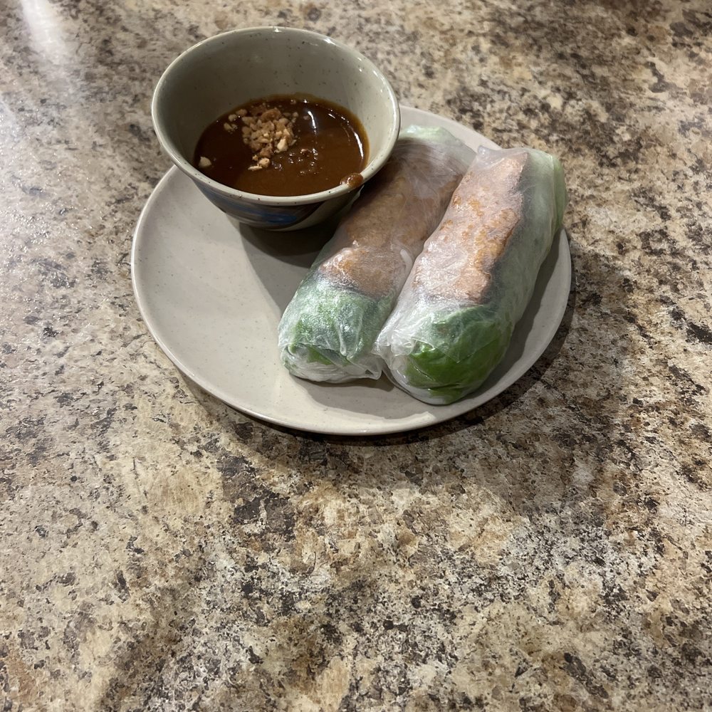 2\. Fresh Spring Rolls (2 Pcs) / Gói Cuốn