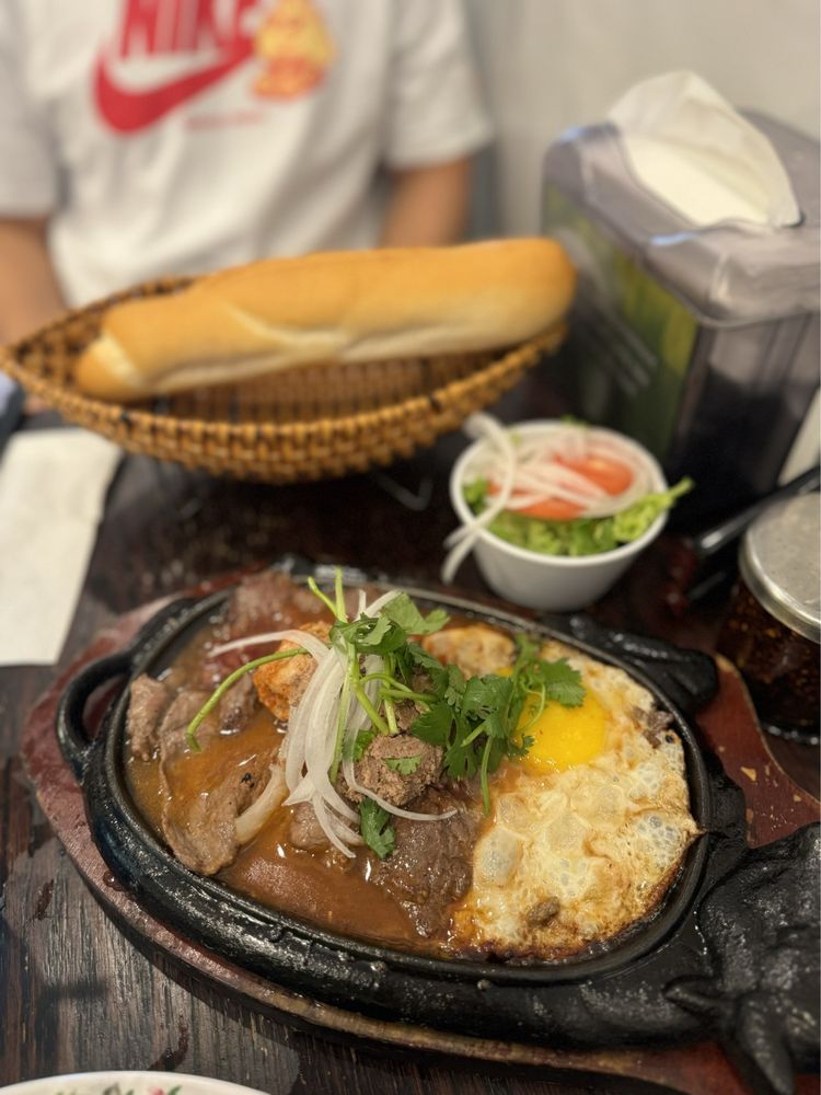 Hoang Viet Restaurant