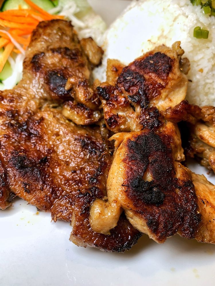 Pho Xe Lua Viet Thai Restaurant