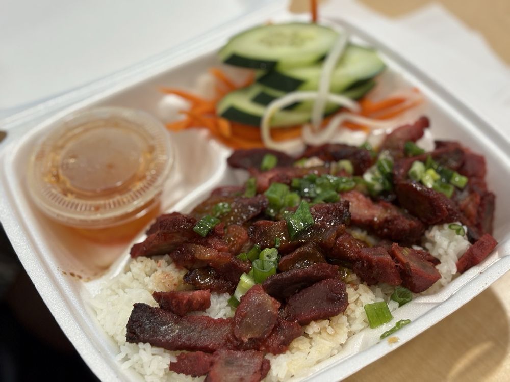 Lumi Vietnamese Bistro