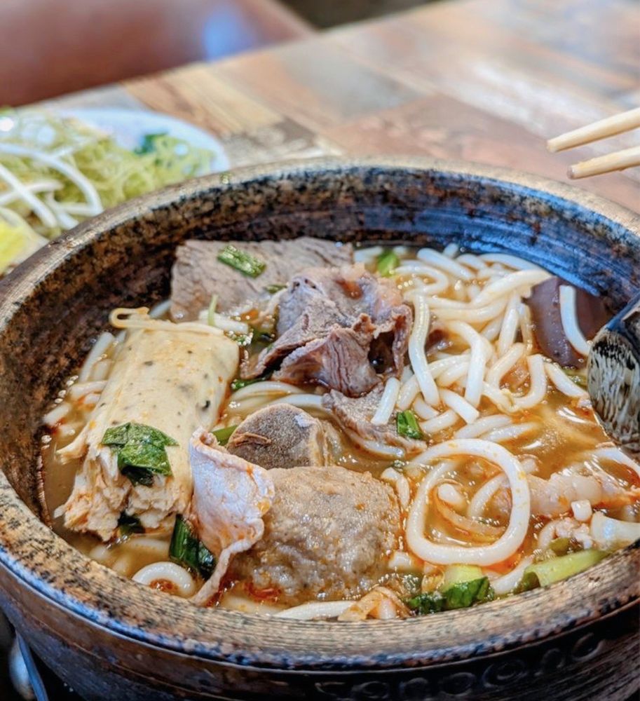 Bamee Tee - Vietnamese Sandwiches & Milk Teas