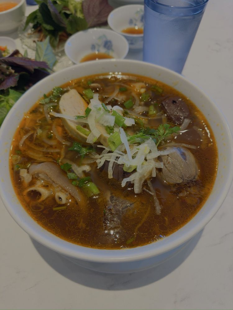 V Restaurant & Lounge