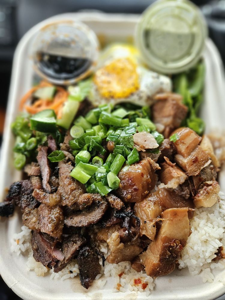 CrackleMi Vietnamese Grill