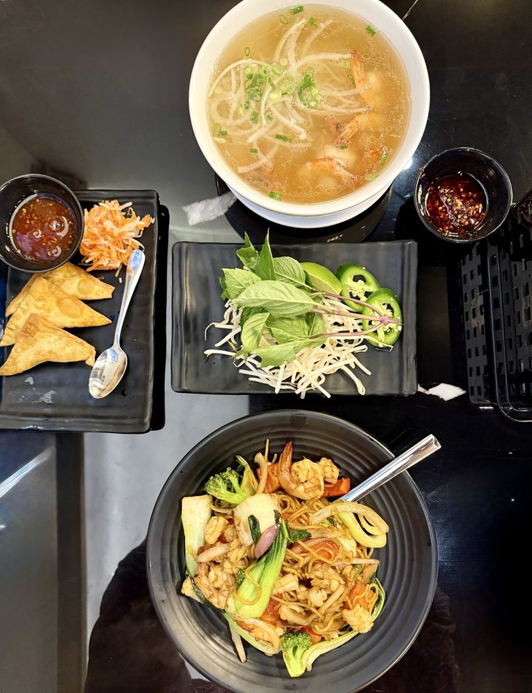 Long's Vietnamese Kitchen