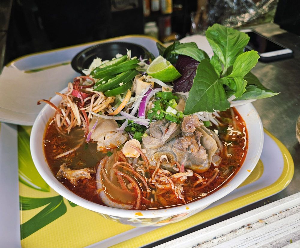 3lephant Noodle Shack