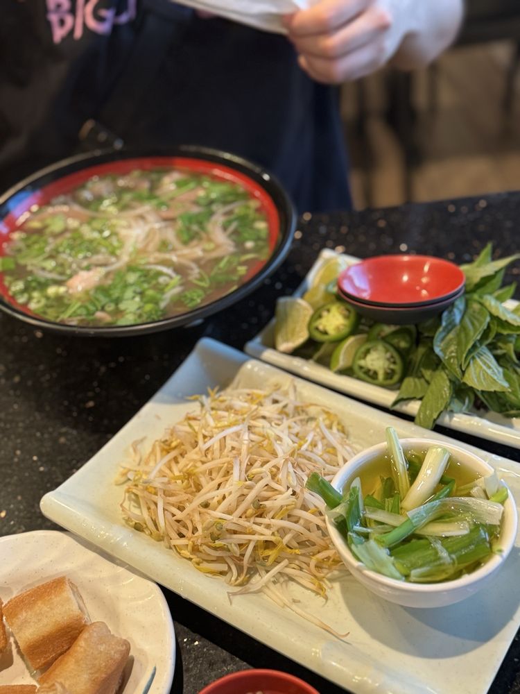 Pho Bom, Vietnamese, Noodle & Grill