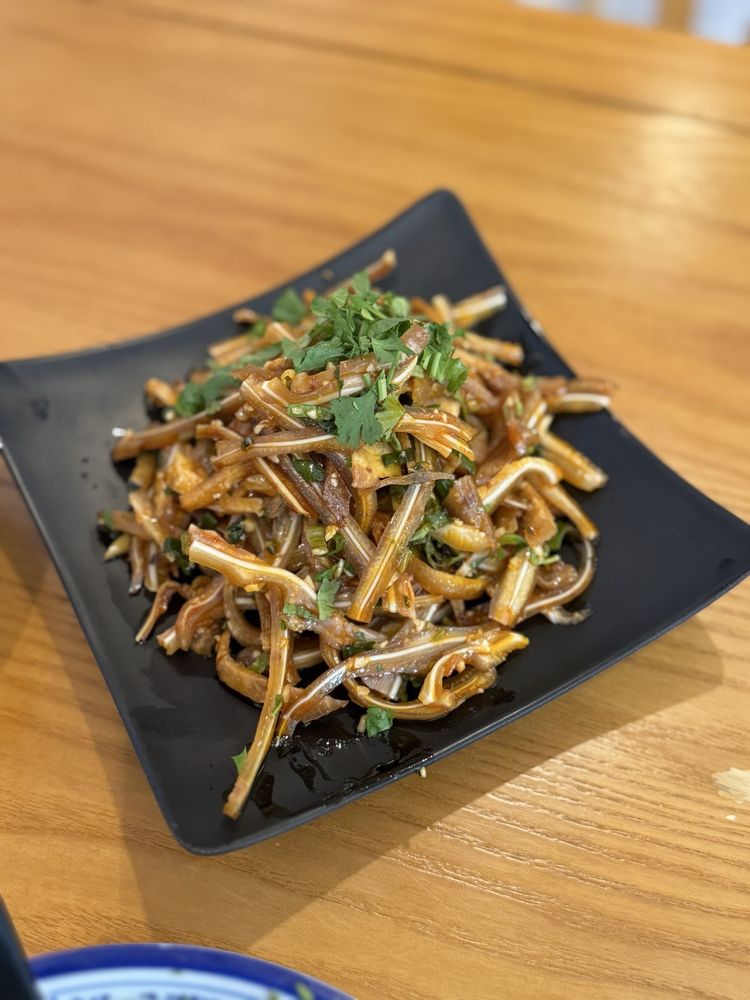 Mian Noodles And Dumplings