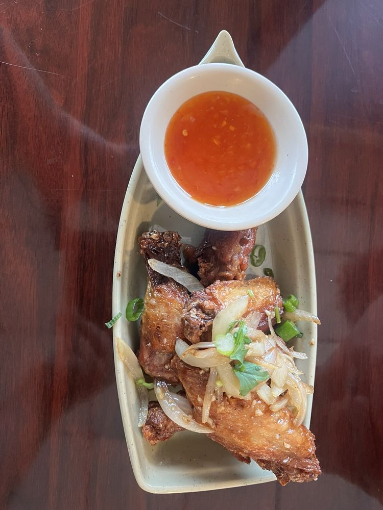 Chicken Wings With Fish Sauce Fried Rice