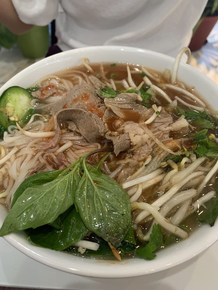 P7. Filet Mignon and Tendon Pho