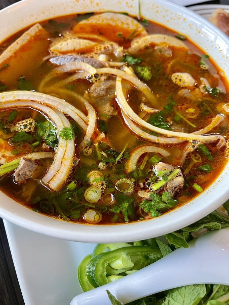 Spicy Beef Noodle Soup / Bun Bo Hue
