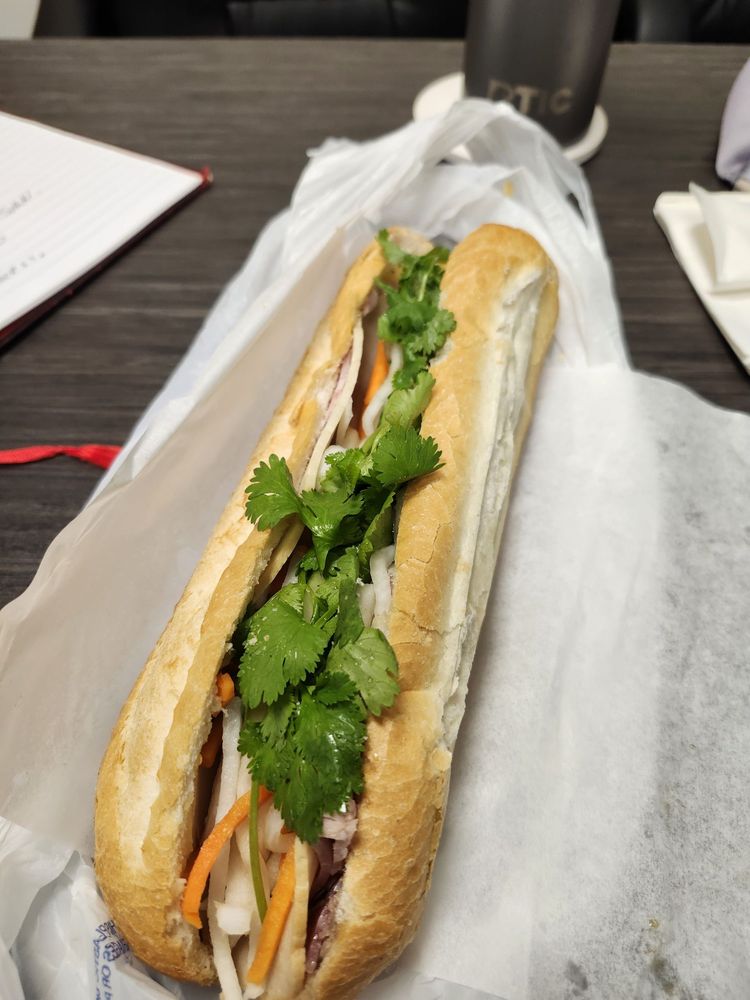 Bánh Mì Đặc Biệt / Special Combination