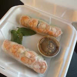 Fresh Grilled Pork Spring Rolls