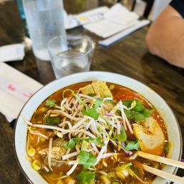 Crabmeat Tomato Noodle Soup-bun Rieu