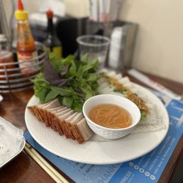 Bánh Hỏi Heo Quay