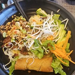 Pork And Egg Roll Noodle Salads / Bún Thịt Nướng Chả Giò
