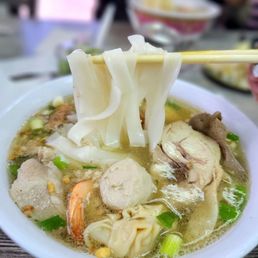 Plain Rice Noodle or Egg Noodle Soup