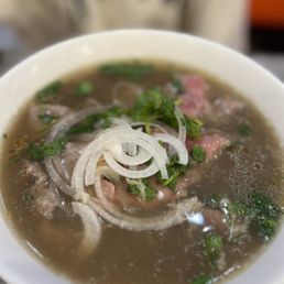 Phở ​tái Bò Viên Gân/ Beef Eye-round, Meatball and Tendon Noodle Soup