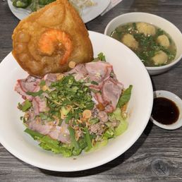 Bún Thịt Nướng Chả Giò/ BBQ Pork & Eggrolls Vermicelli