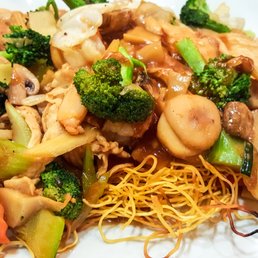 Pan Fried Noodles Cantonese Style 廣東兩面黃