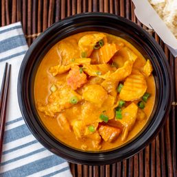 Yellow Curry with Steam Rice