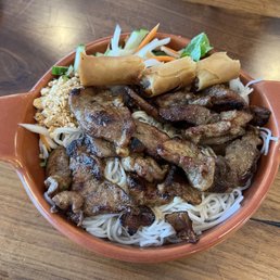 Grilled Pork W/ Vermicelli and Egg Roll