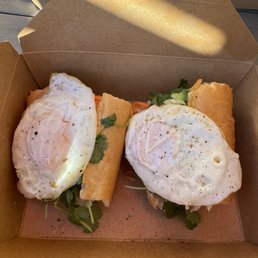 Bánh Mì Ốp La (vegetarian) Egg Sandwich