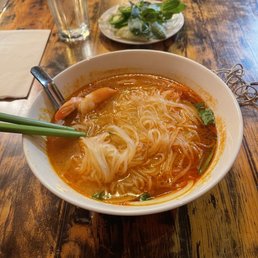 Tom Yum Pho