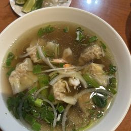 Deluxe Wonton Rice Noodle Soup