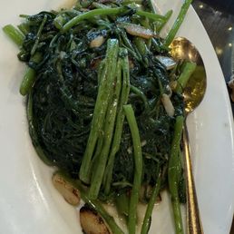 Ong Choy with Garlic