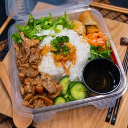 Vegetable Egg Rolls - 8 Pieces