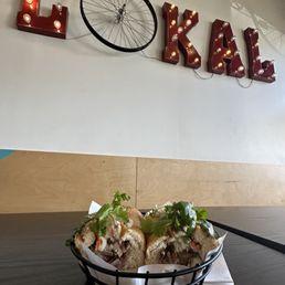 Lokal Dac Biet Banh Mi