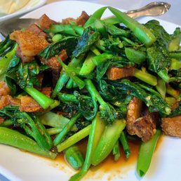 Stir-fry Chinese Broccoli with Crispy Pork