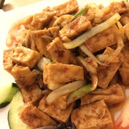 Stir-fried Tofu in Hot Chili and Lemon Grass / Ñaäu Huû Xaøo Xaû Ôùt