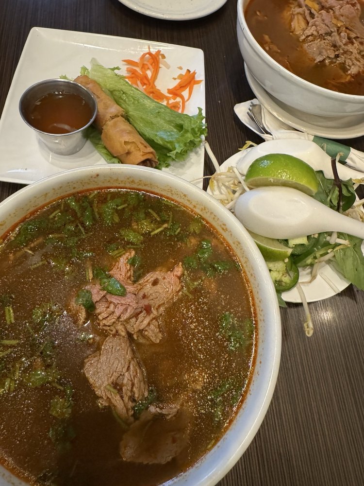 Spicy Filet Mignon Rice Noodles