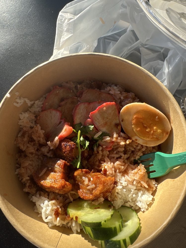 S2 Khao Moo Dang Moo Grob